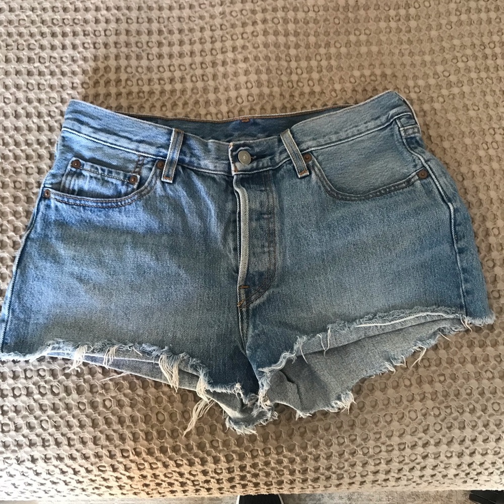 Levi’s 501 cut off shorts